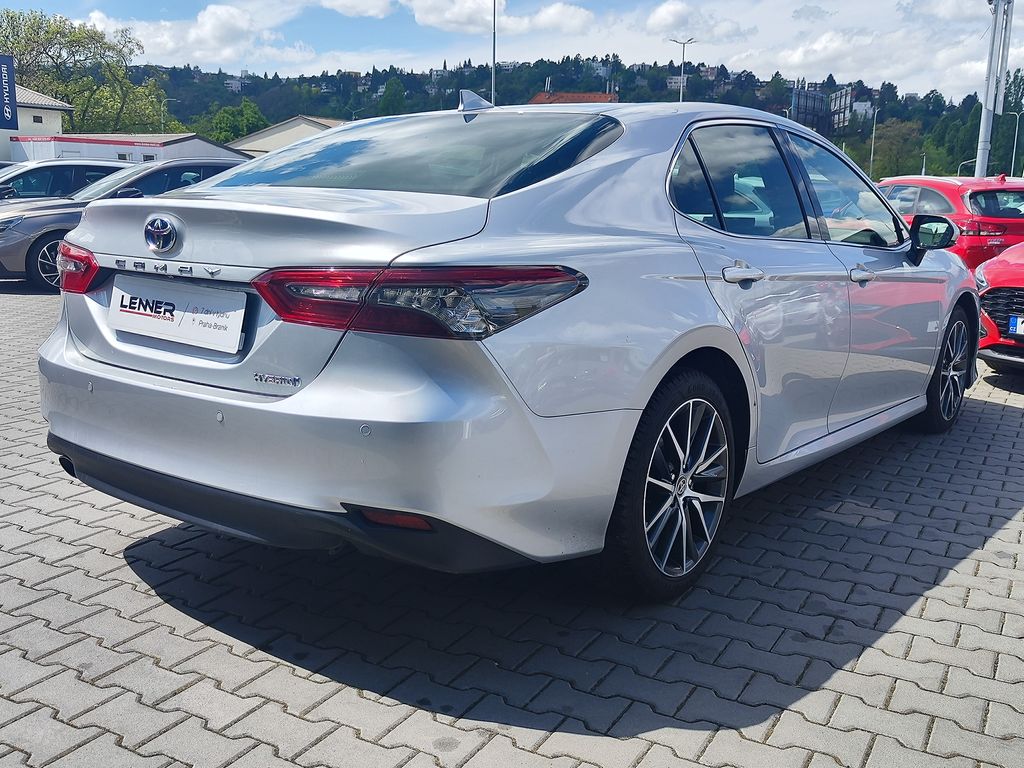 toyota-camry-2-5-hev-160kw-executive-e-cvt - 4