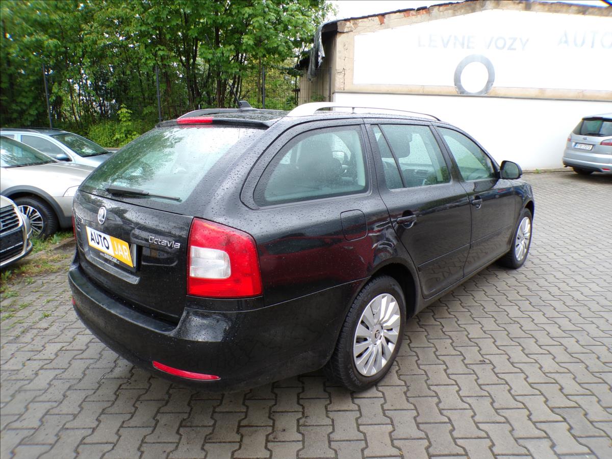 skoda-octavia-2-0-tdi-navigace - 4