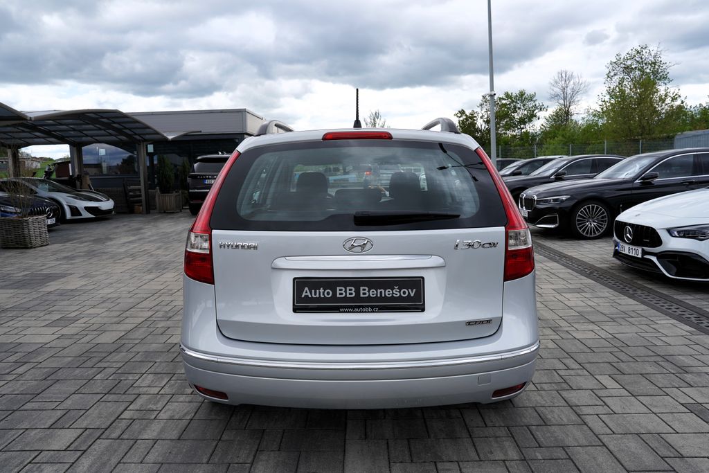 hyundai-i30-i30-1-6-crdi-16v-90-ps-cr - 4