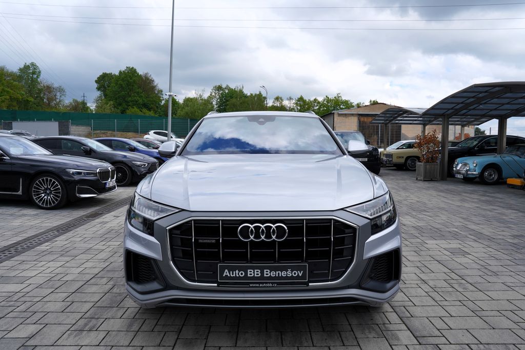Audi Q8 55 TFSI Q/21"kola/S-line/B&O