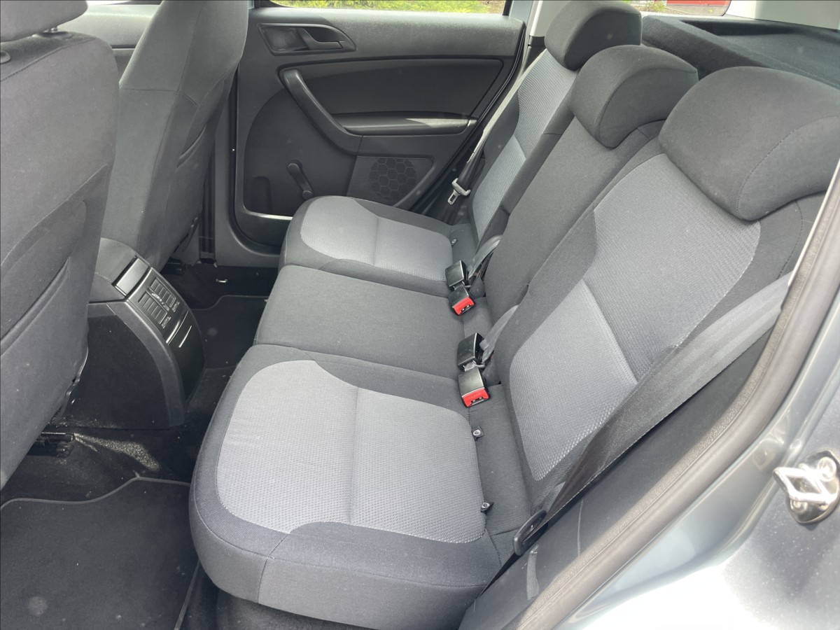skoda-yeti-1-8-tsi-118kw-4x4-po-stk-odp-dph - 7