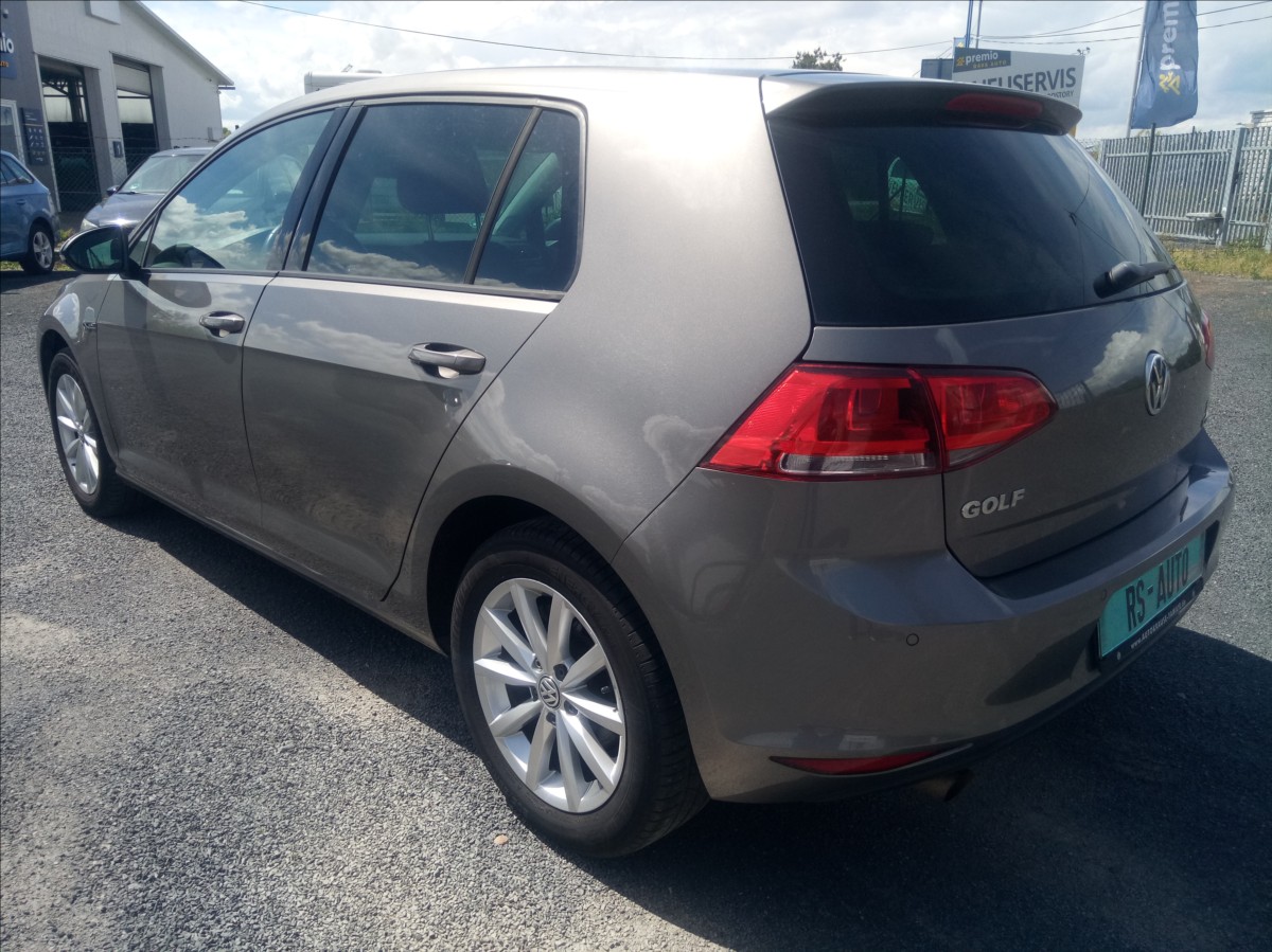 volkswagen-golf-1-2-tsi-81kw-lounge-serviska-1-m - 4