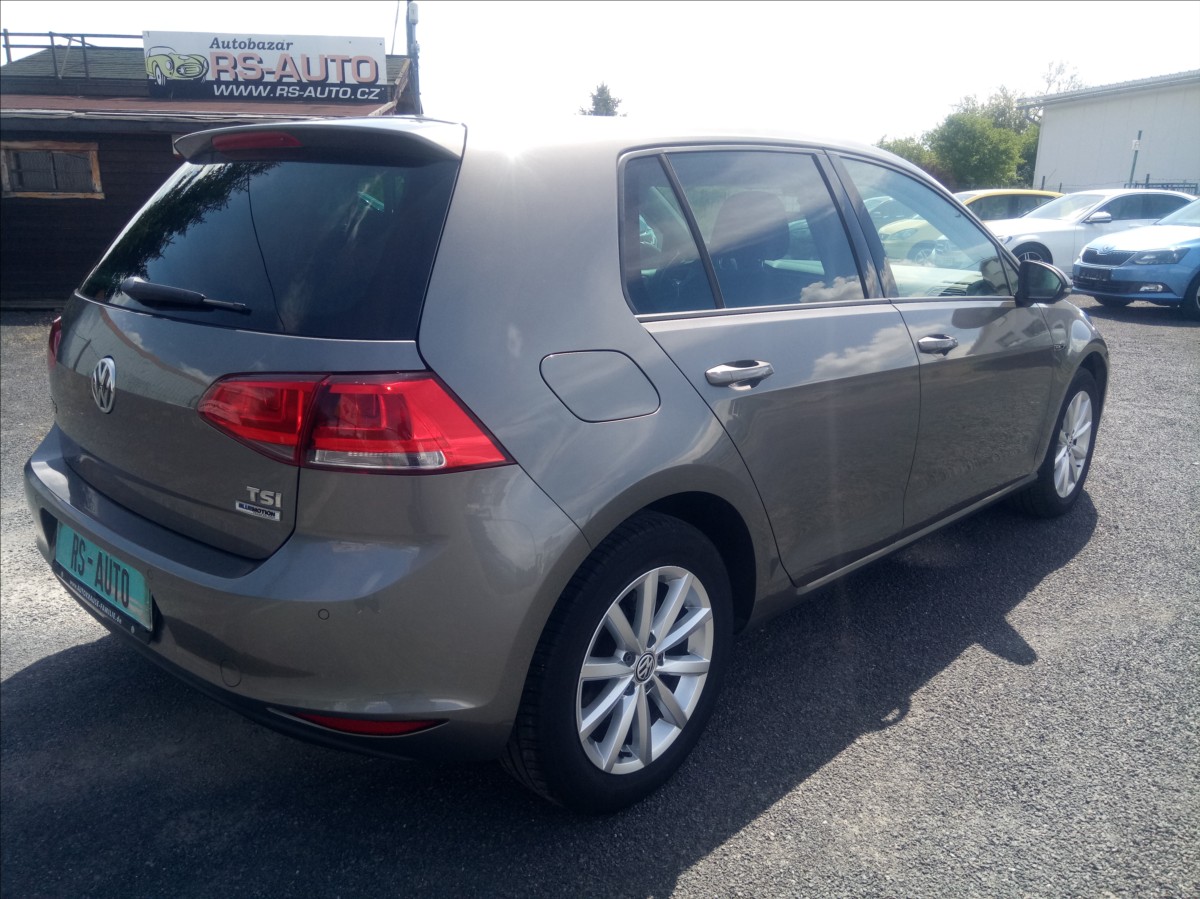 volkswagen-golf-1-2-tsi-81kw-lounge-serviska-1-m - 5