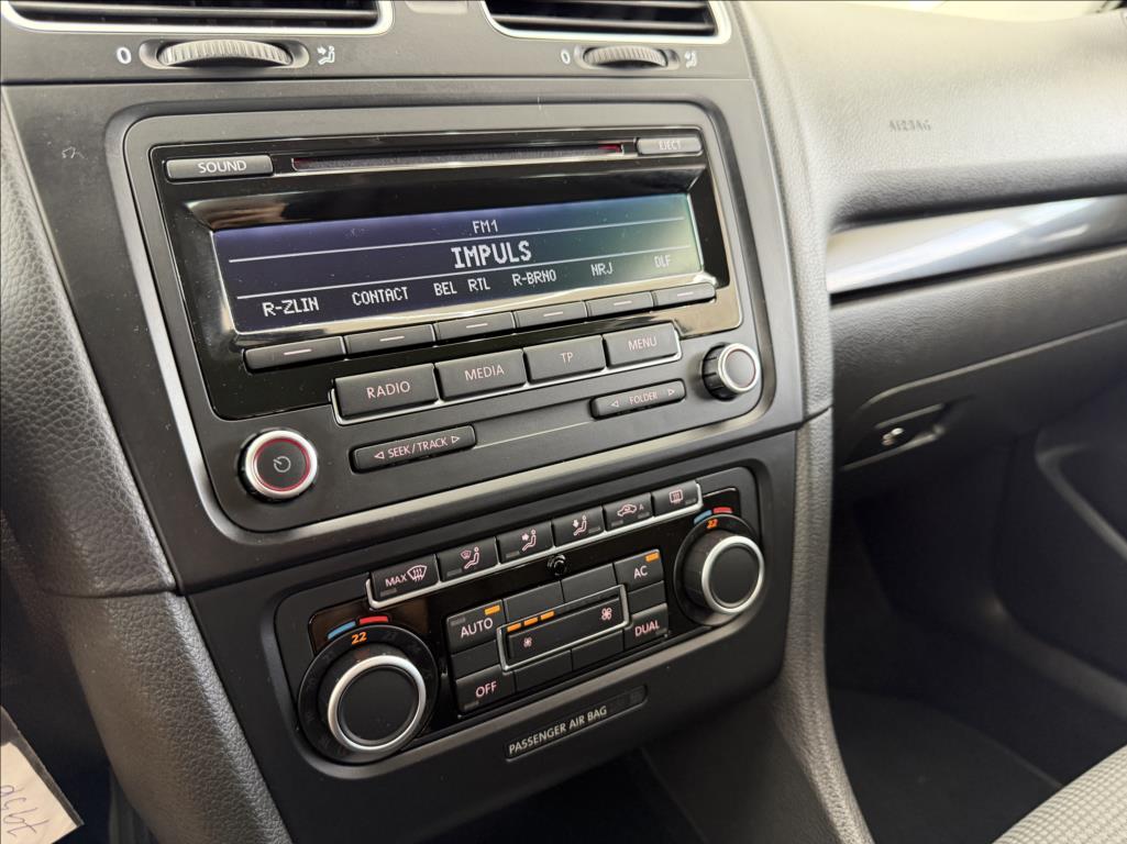 volkswagen-golf-2-0-tdi-digi-klima - 9