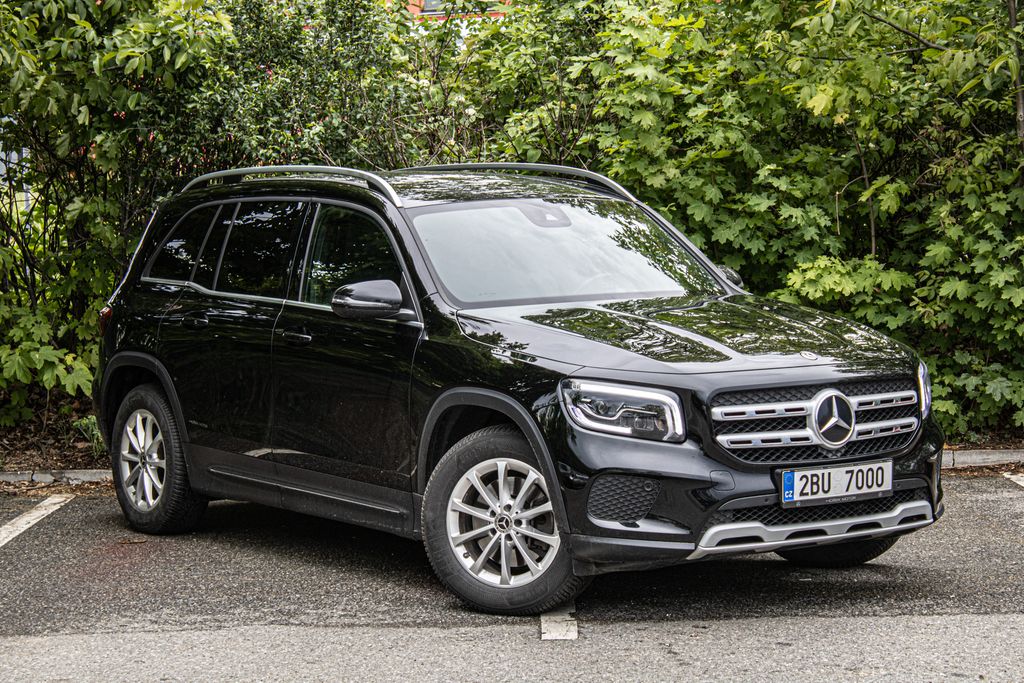 mercedes-benz-glb - 2