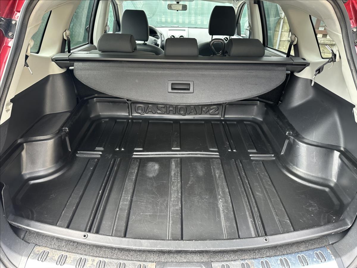 nissan-qashqai-2-0-2-4x4-7-mist - 4