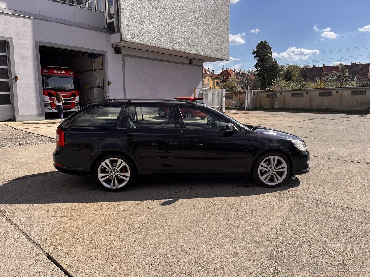 skoda-octavia-2-0-rs - 8