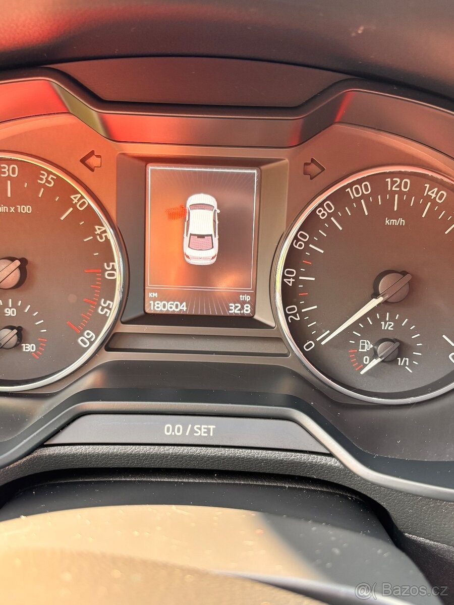 skoda-octavia-1-6-super-stav - 9