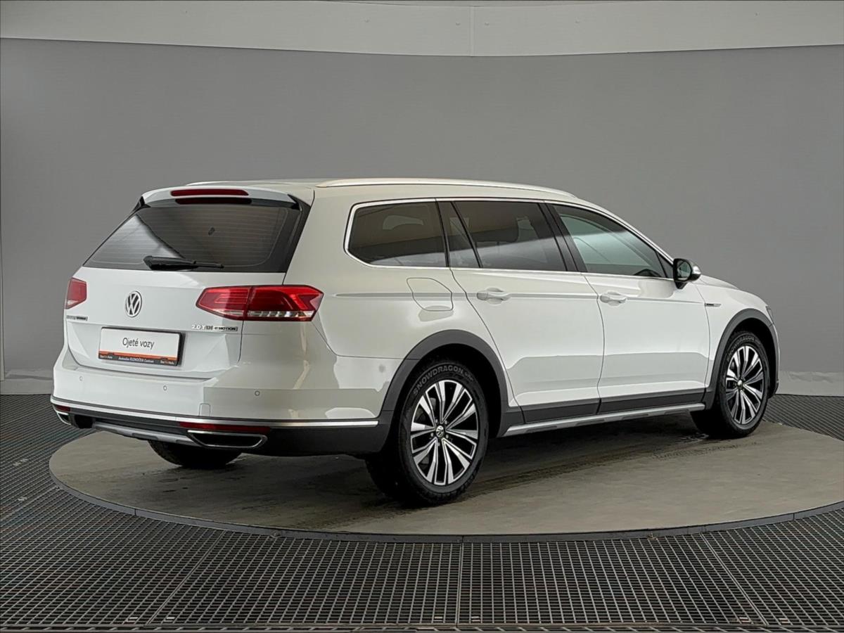 volkswagen-passat-2-0-tdi-alltrack-4motion-6dsg - 1