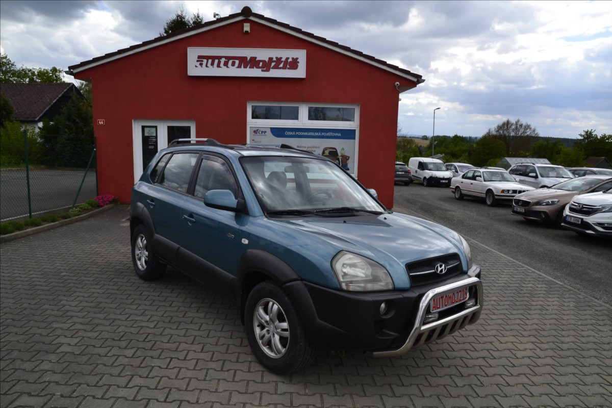 Hyundai Tucson 2,0 CRDi 4x4 TZ -1600 KG ČR STK 1/2028