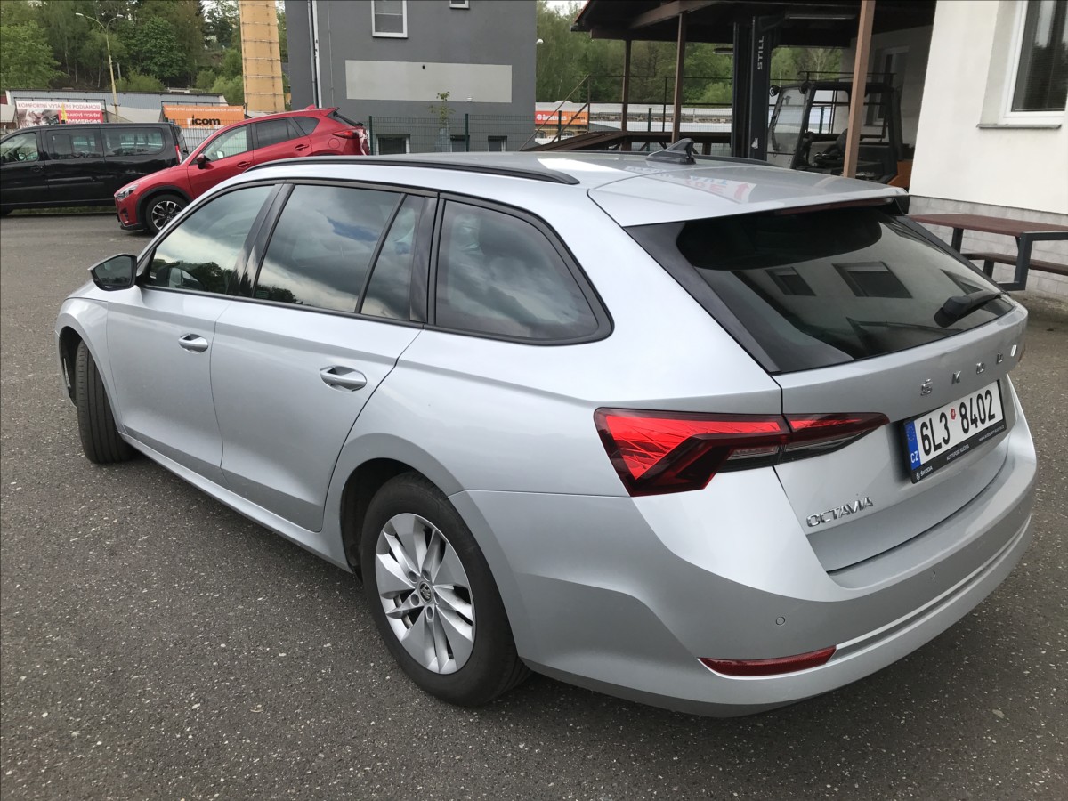 skoda-octavia-2-0-tdi-dsg-combi - 7