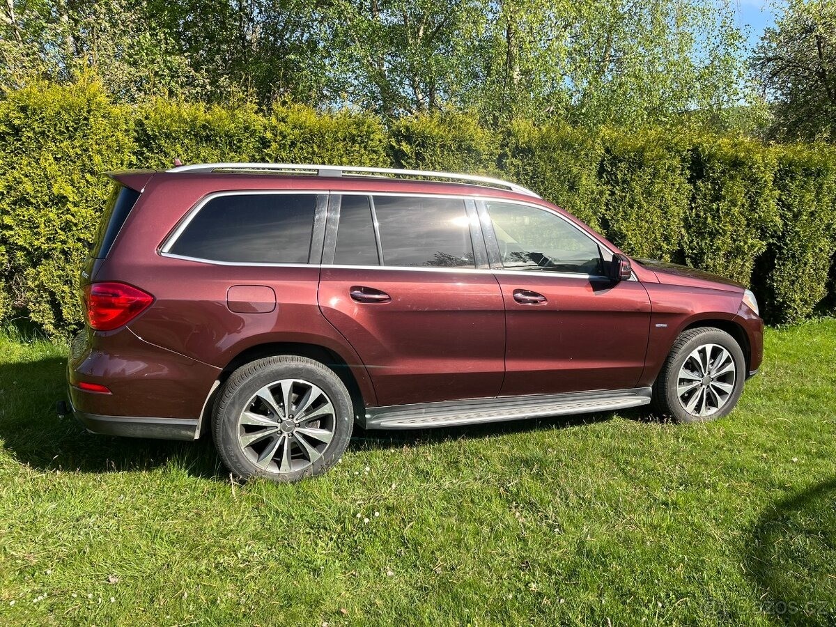 Mercedes-Benz GL 4,7   V8 4Matic nový model, 7 místn