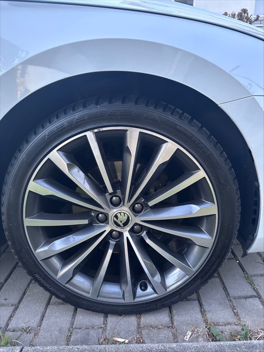 skoda-superb-2-0-iiii-combi-l-k-tdi - 6