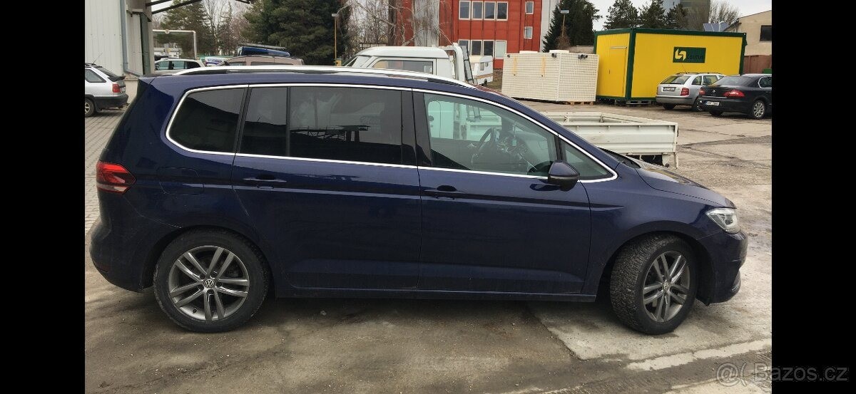 volkswagen-touran-2-0-tdi-110kw-dsg-highline - 1
