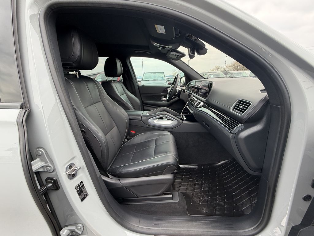 mercedes-benz-gls-450-d-4matic - 9