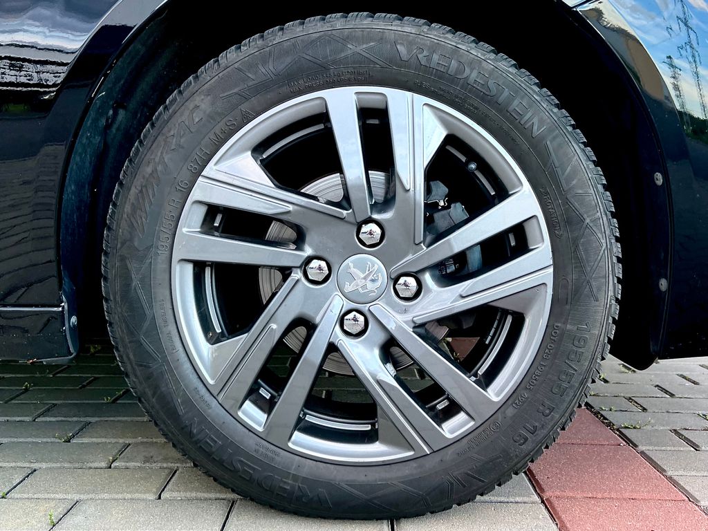 peugeot-208-1-2-puretech-active-pack - 8