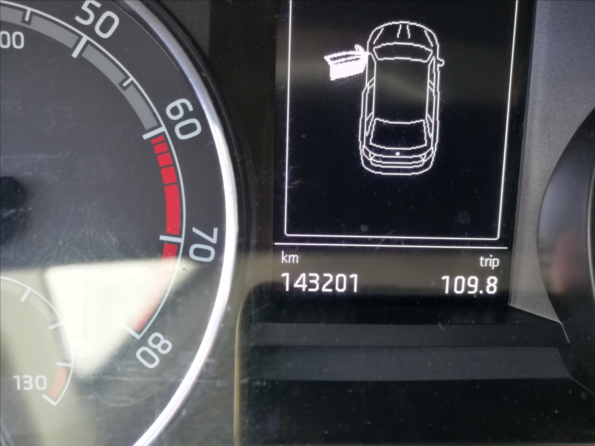 skoda-rapid-1-0-tsi-ambition - 5