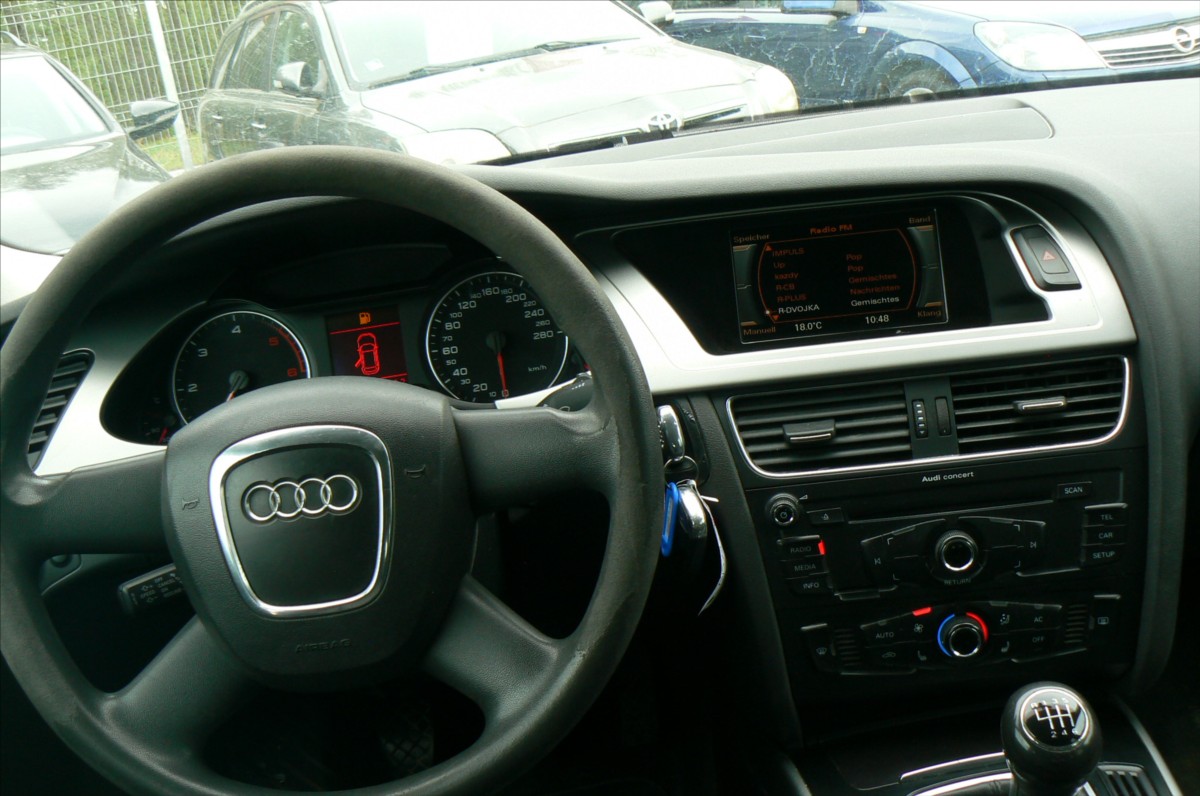 audi-a4-2-0-tdi-combi-s-line - 8