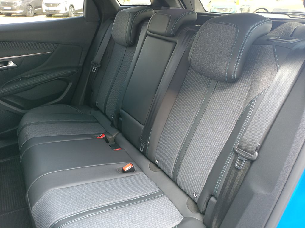 peugeot-3008-allure-1-2-130-eat8 - 4