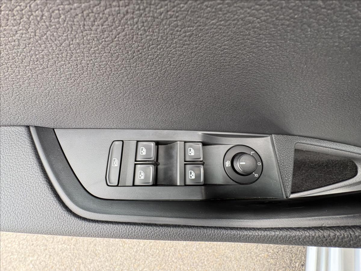 skoda-superb-1-6-tdi-88kw-xenon-acc-vyhrev - 3