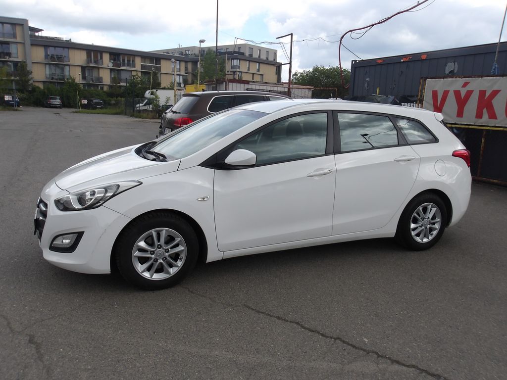 hyundai-i30-1-6i-cr - 1