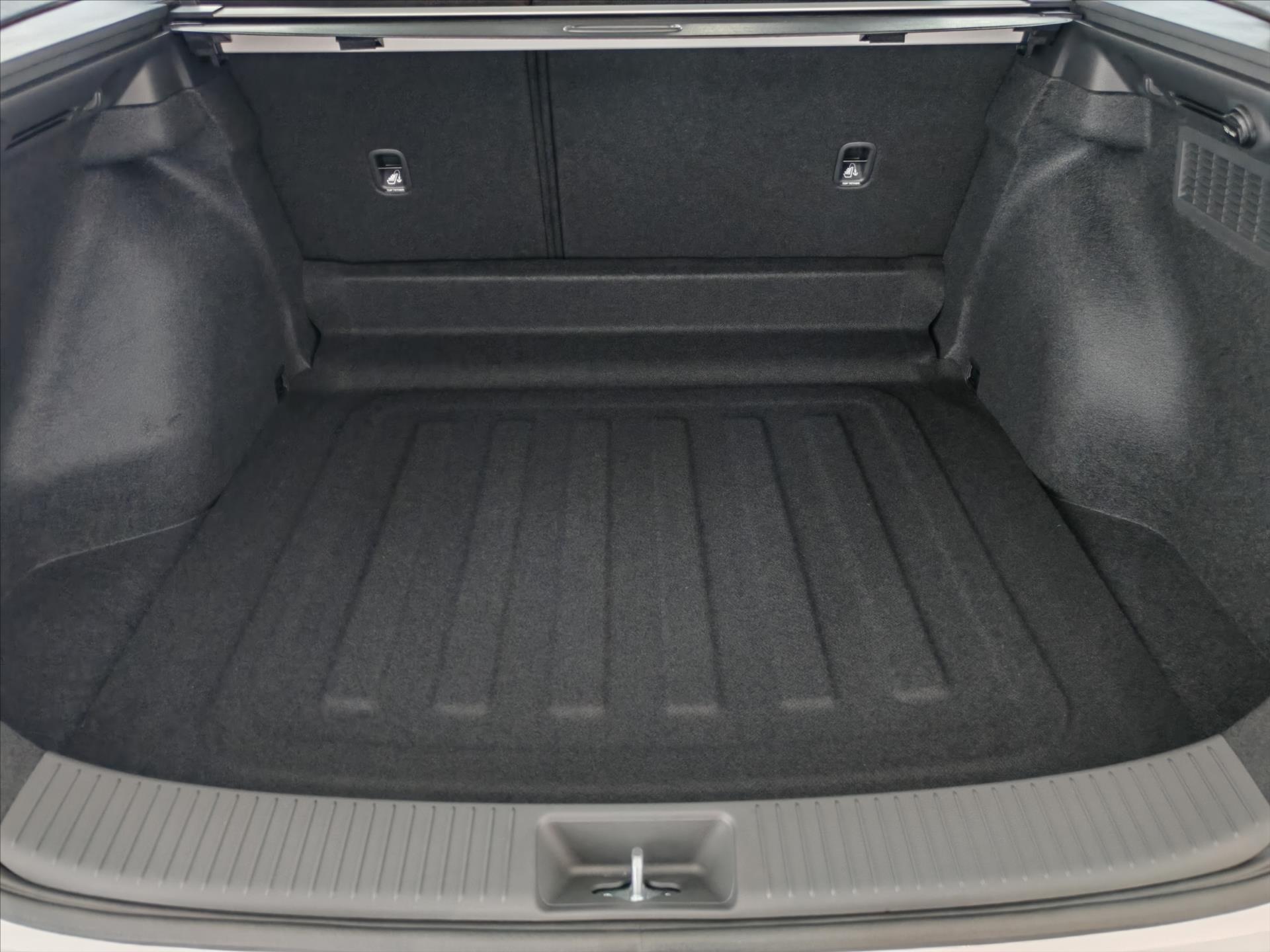 hyundai-i30-1-6-t-gdi-go-czech-dct-my26 - 9