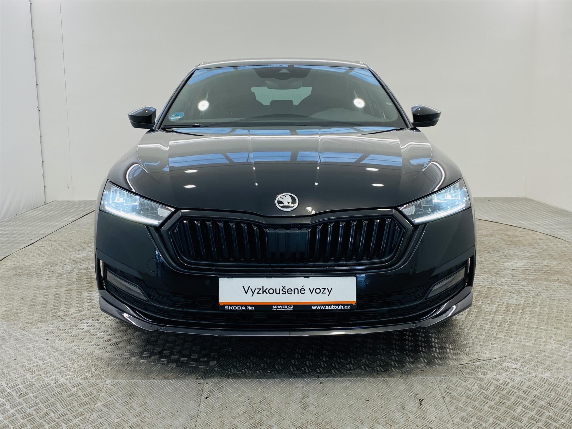 skoda-octavia-2-0-tdi-110kw-sportline - 3