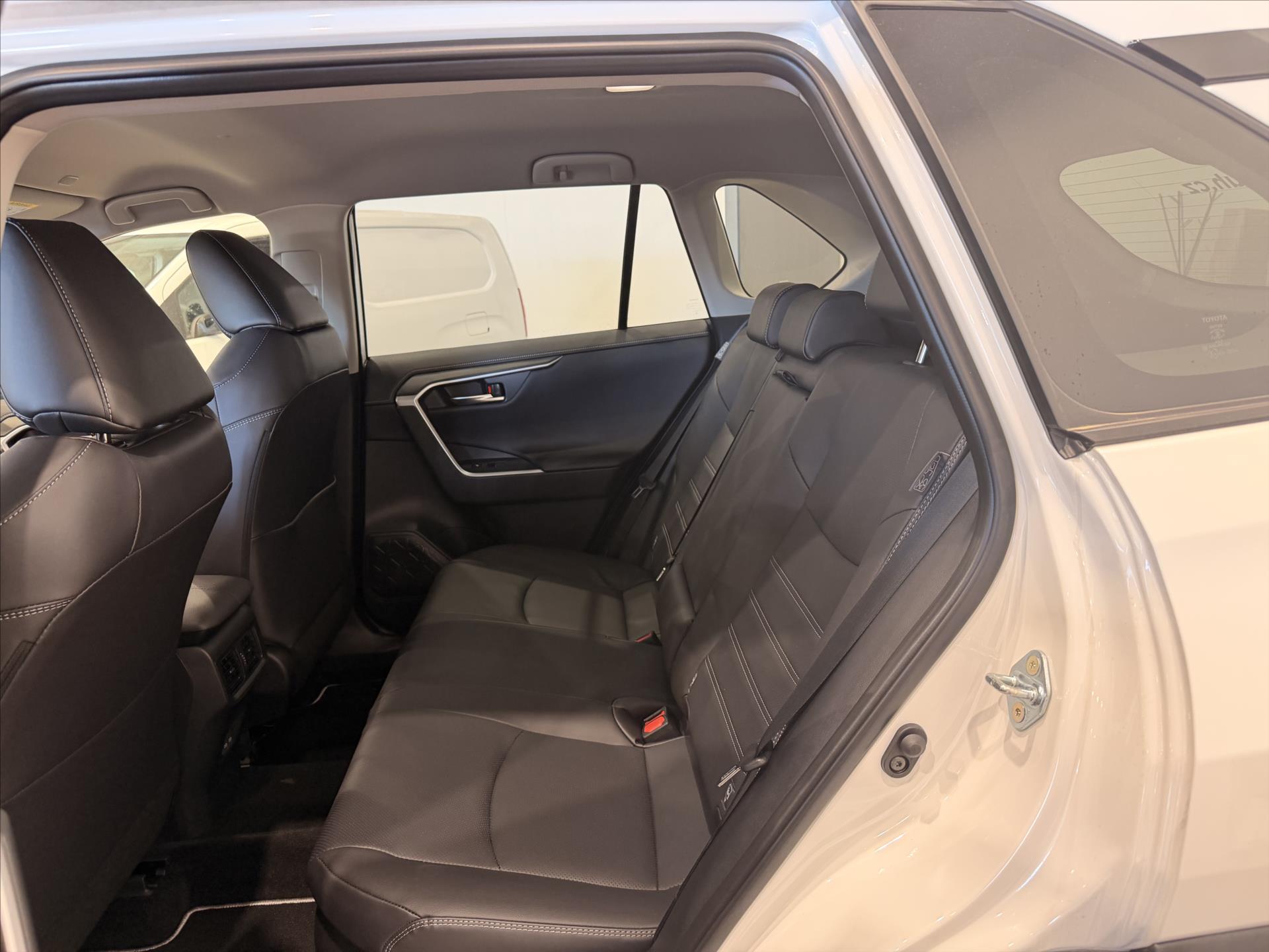 toyota-rav4-executive-2-5-hev-178k-4x4 - 6
