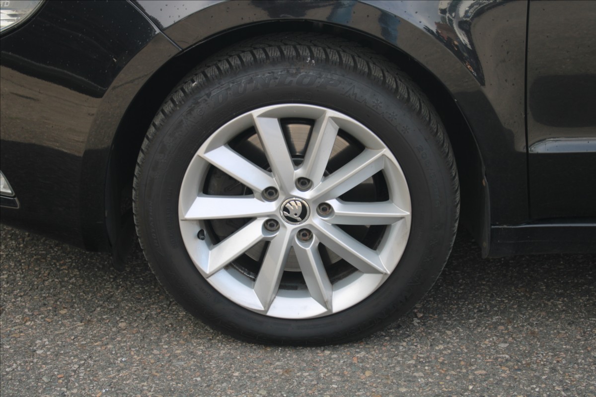 skoda-superb-2-0-tdi-125kw-dsg-combi - 9