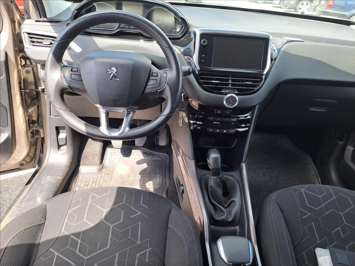 peugeot-2008-1-2-thp-serviska-koupeno-cz - 8