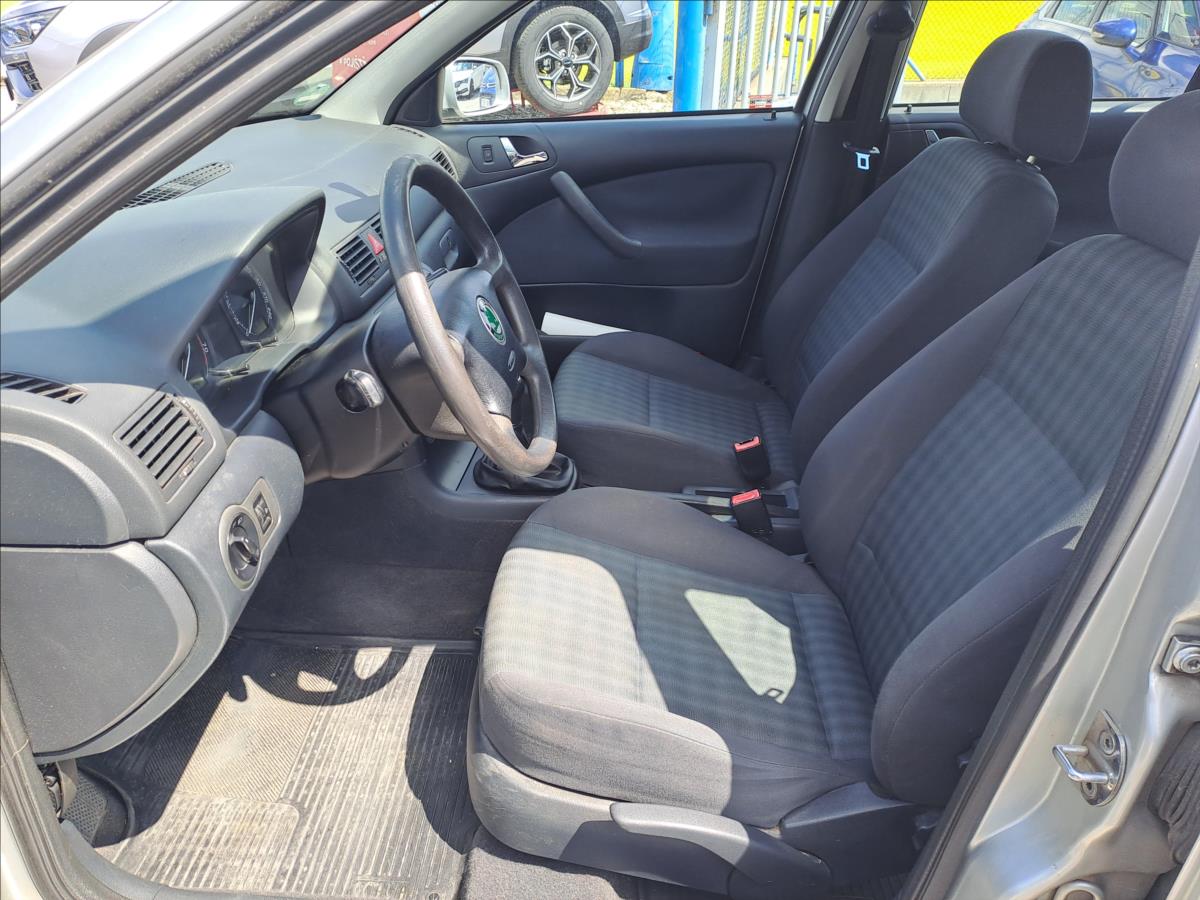 skoda-octavia-1-6-i-tour-klima - 4