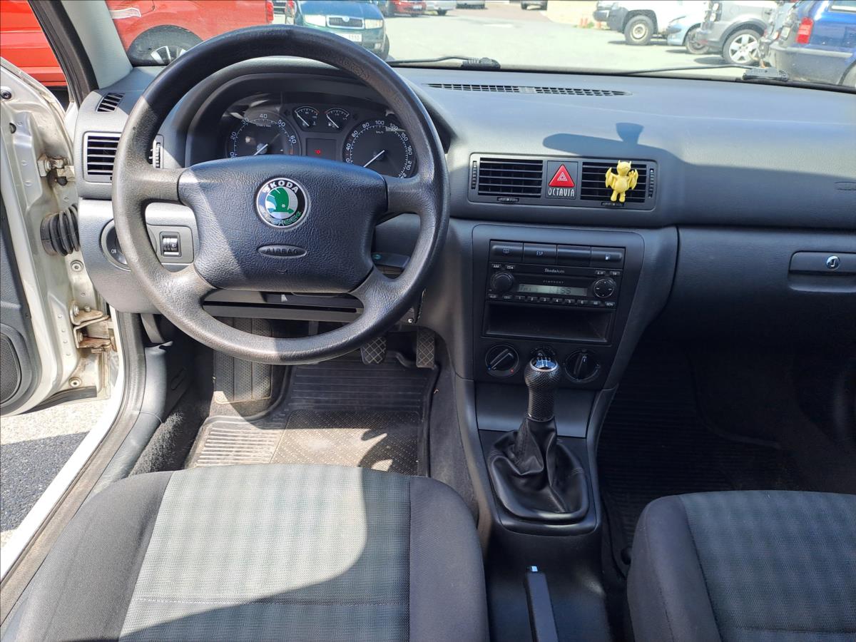 skoda-octavia-1-6-i-tour-klima - 8