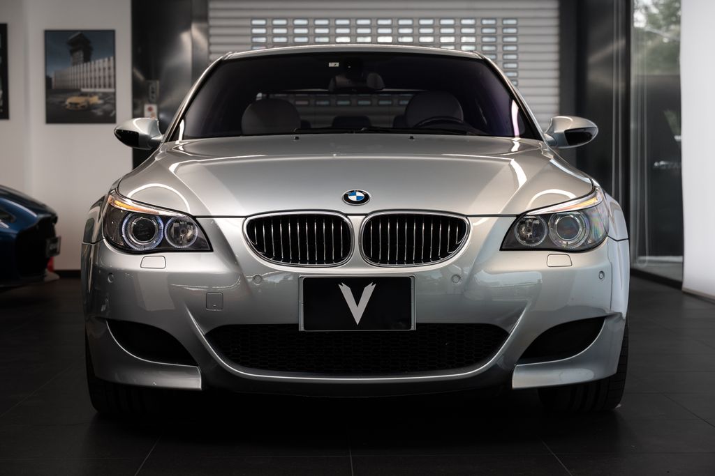 bmw-m5-v10-smg-carplay-kamera - 1