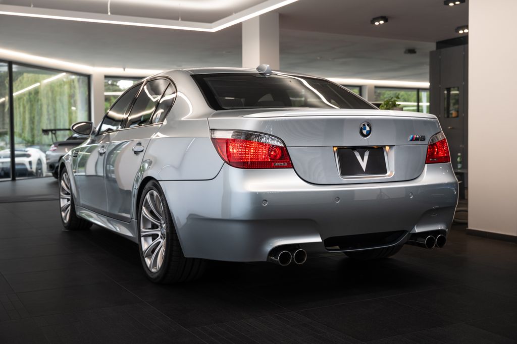 bmw-m5-v10-smg-carplay-kamera - 3