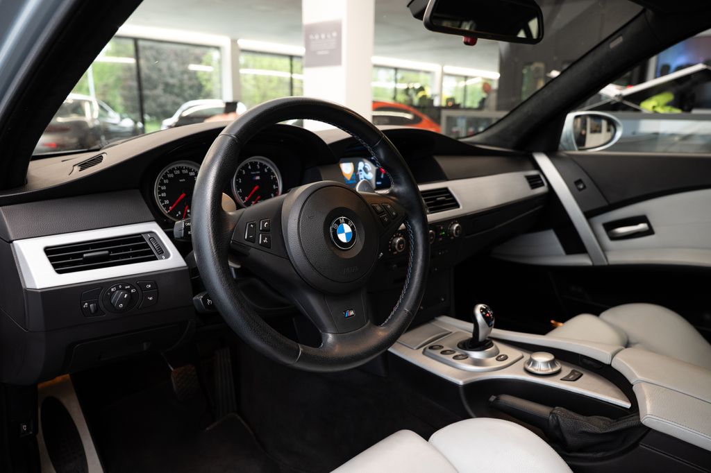 bmw-m5-v10-smg-carplay-kamera - 4