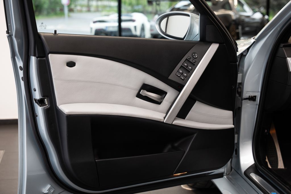 bmw-m5-v10-smg-carplay-kamera - 6