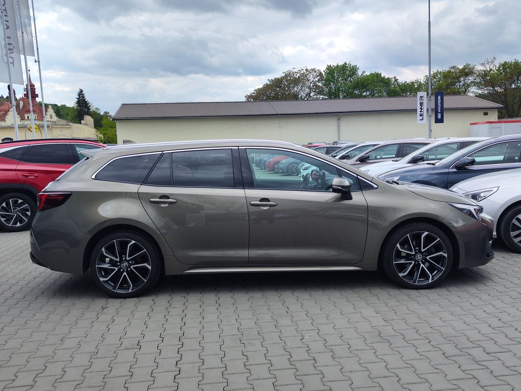 toyota-corolla-2-0-hev-144kw-executive-e-cvt - 3