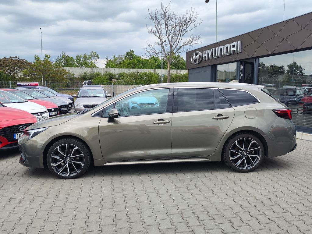 toyota-corolla-2-0-hev-144kw-executive-e-cvt - 7