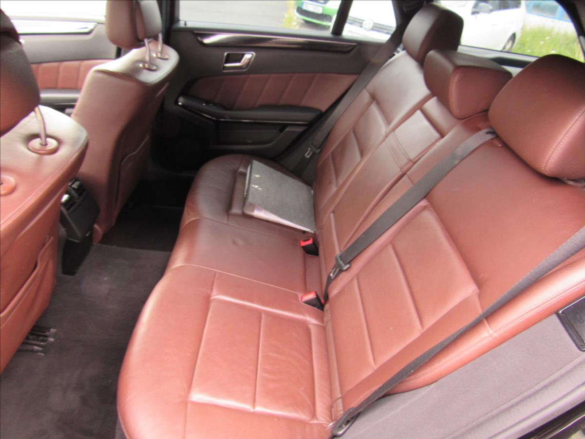 mercedes-benz-tridy-e-2-1-e-220-cdi-avantgarde - 9