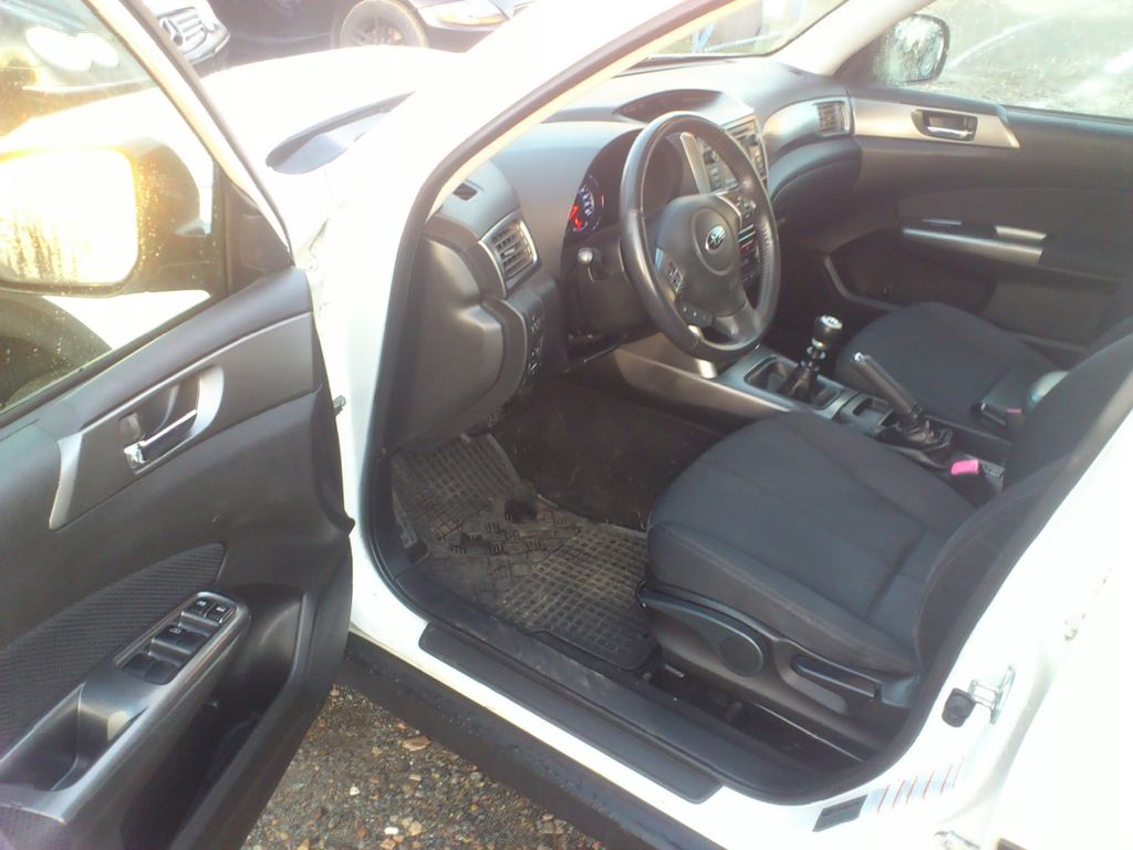 subaru-forester-2-0-td3-4x4 - 6