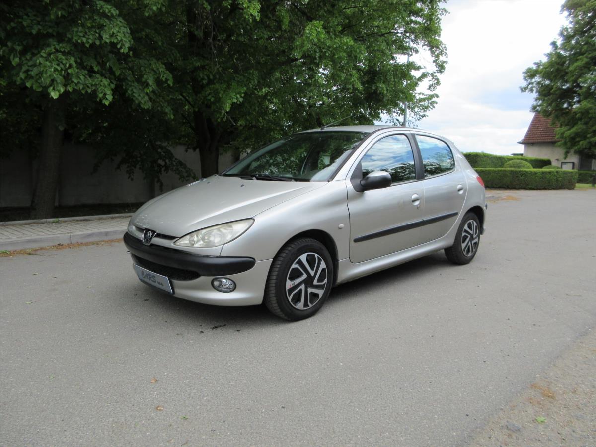 Peugeot 206 1,4 i 65 Kw, Klima, NEPRAVIDELNÝ CHOD