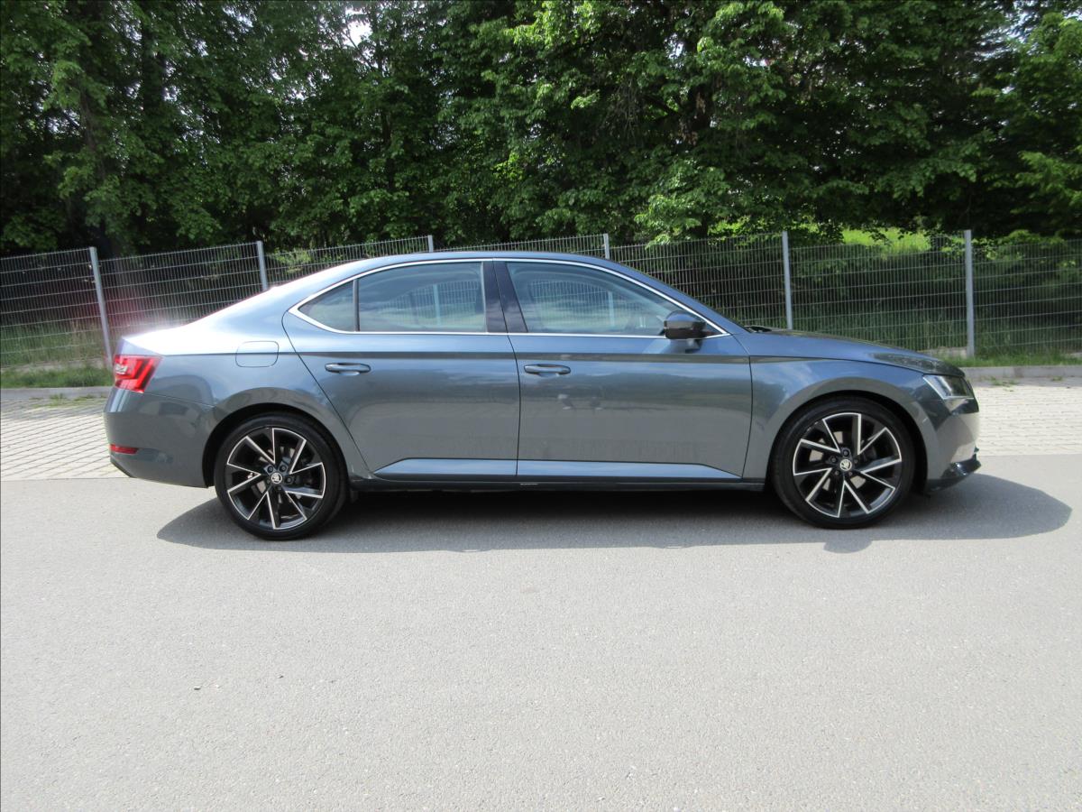 skoda-superb-2-0-tdi-110-kw-dsg-xenon-nove-v-cr - 9