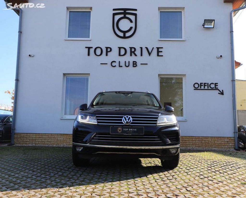 volkswagen-touareg-3-0-tdi-pano-tazne-kamera - 1