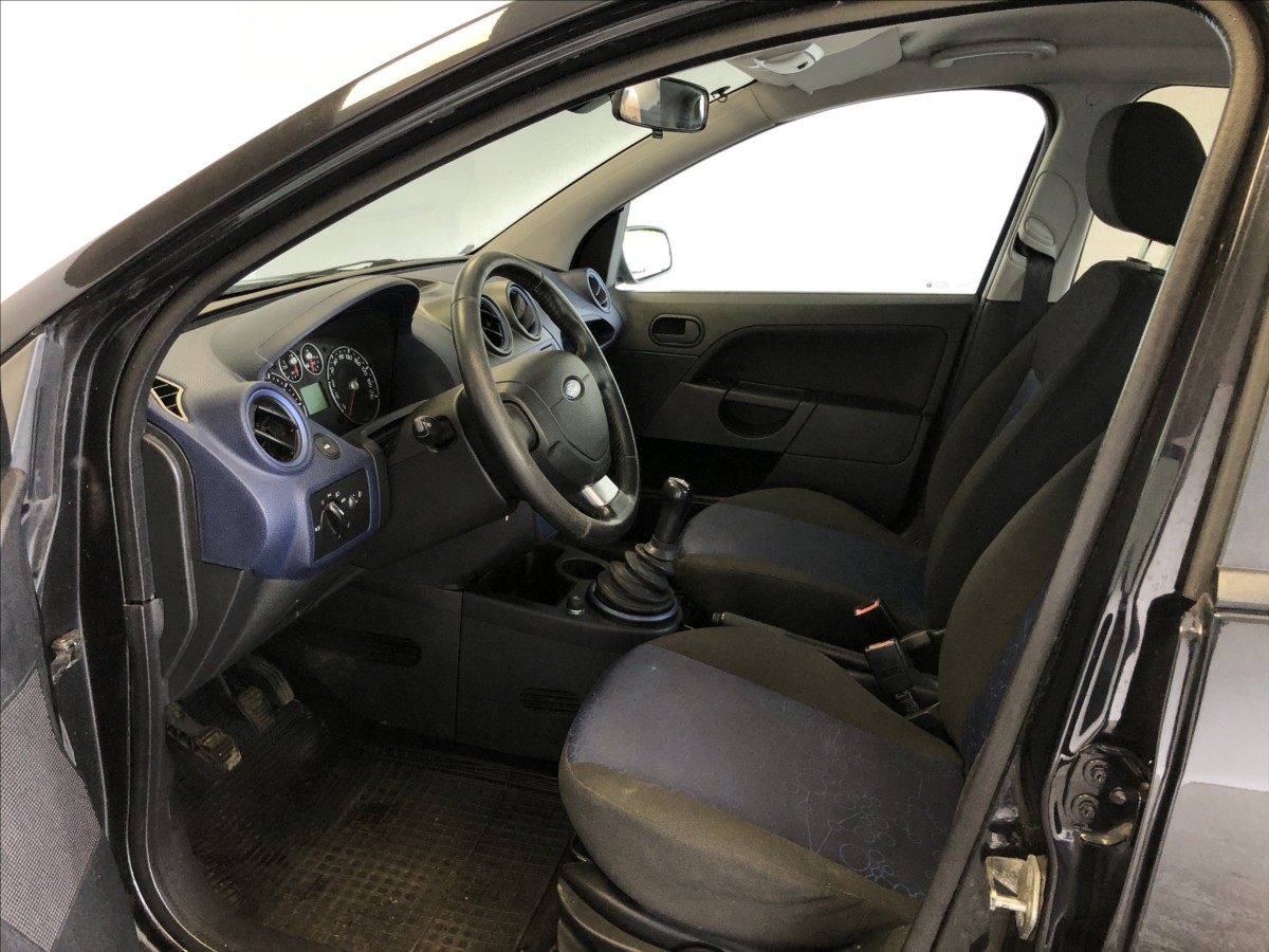ford-fiesta-1-3-i - 8