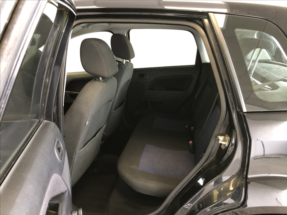 ford-fiesta-1-3-i - 9