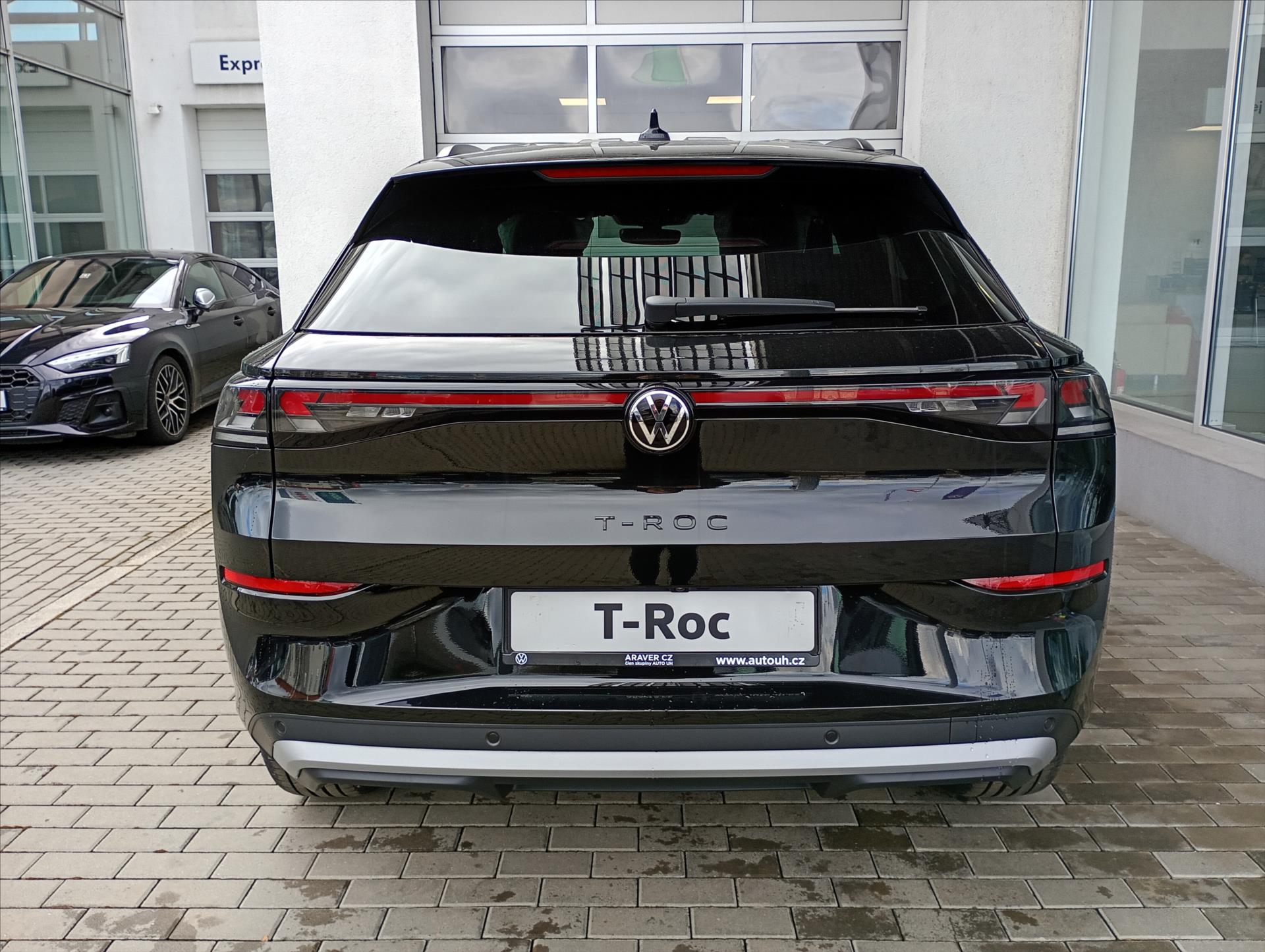 volkswagen-t-roc-1-5-etsi-110-kw-7dsg-style - 5