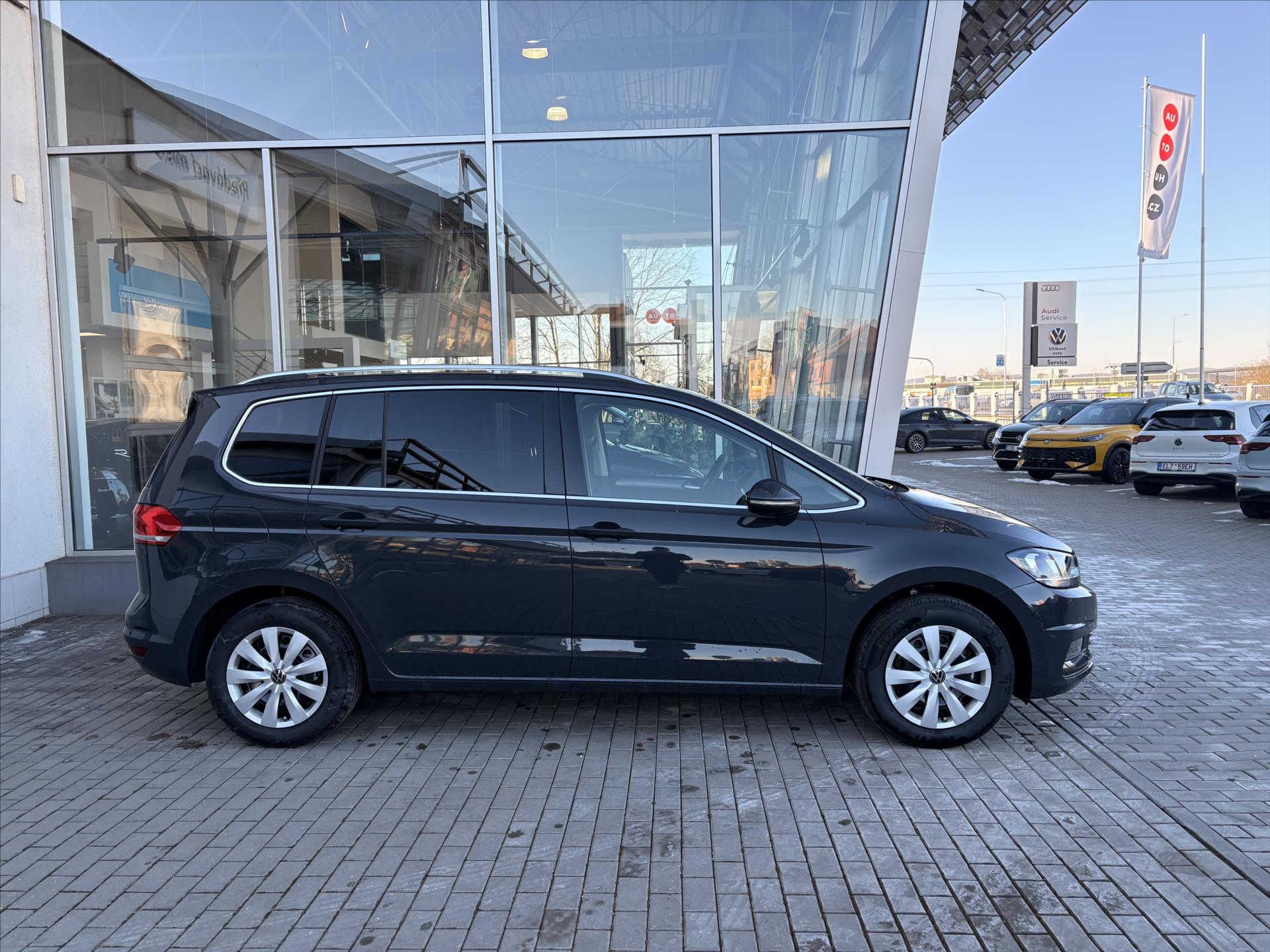 volkswagen-touran-1-5-tsi-evo2-6g-cl - 3