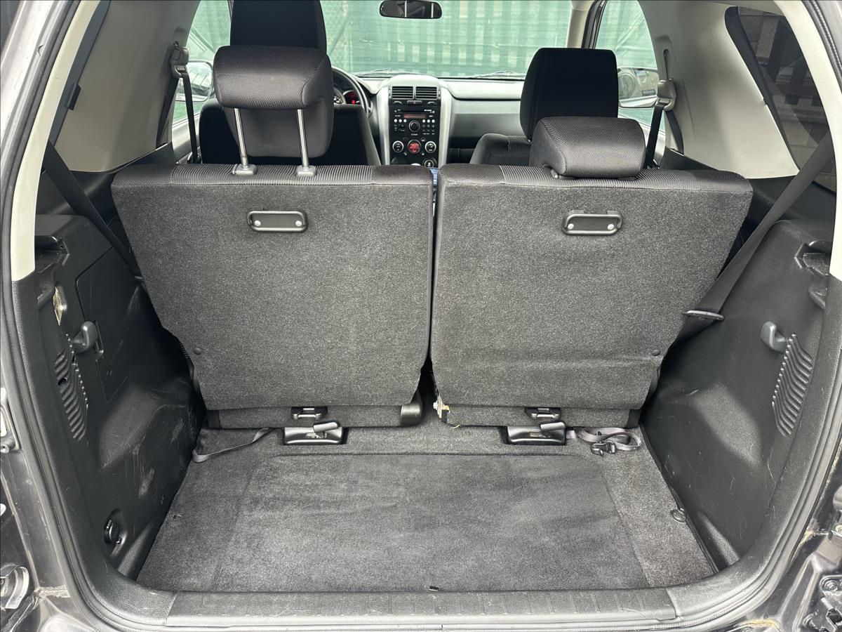 suzuki-grand-vitara-1-6-4x4-tazne-bez-koroze - 4