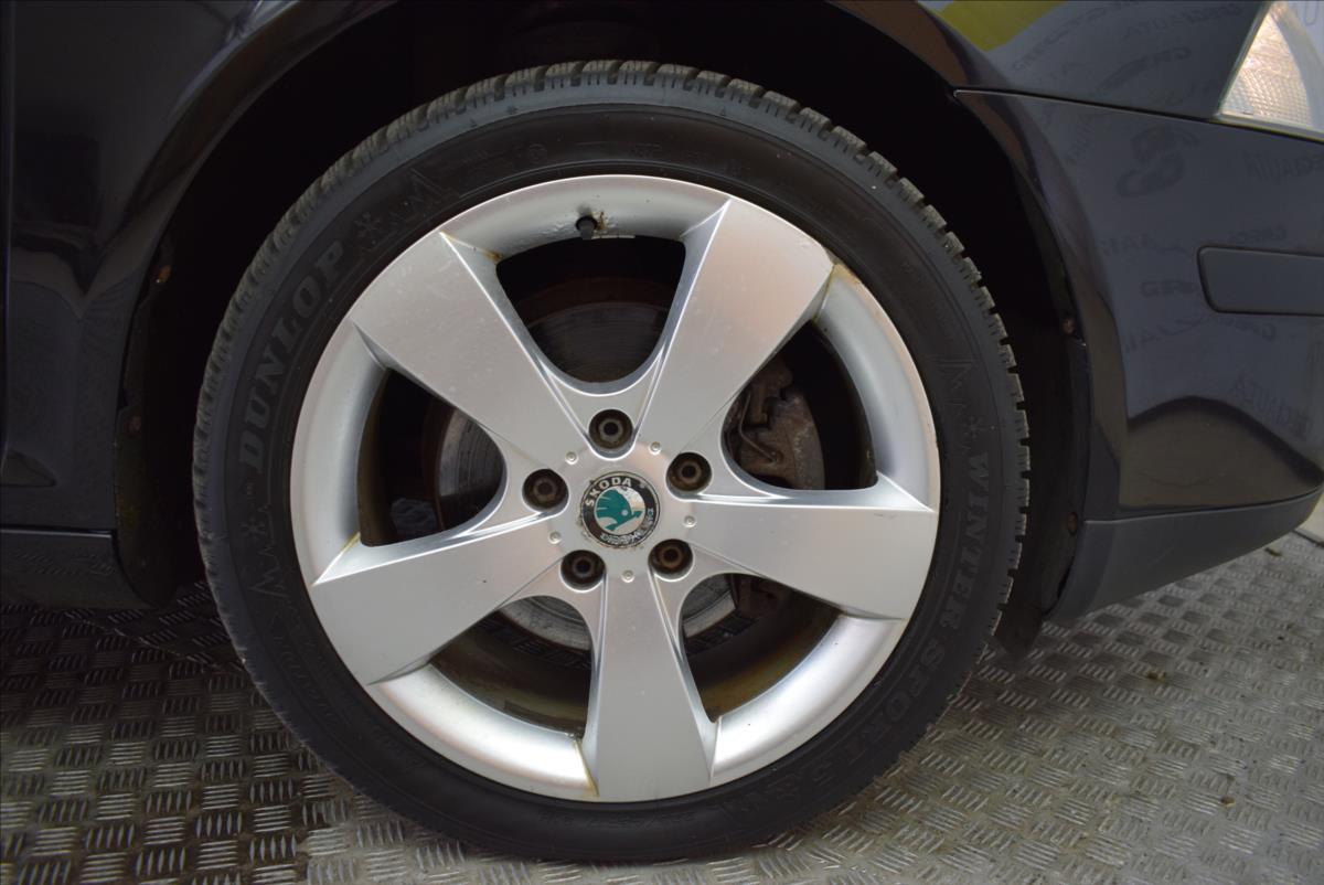 skoda-octavia-2-0-tdi-dsg-kuze-super-stav - 9