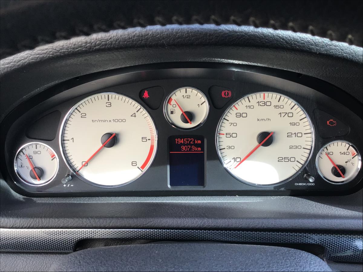 peugeot-407-2-0-hdi - 9